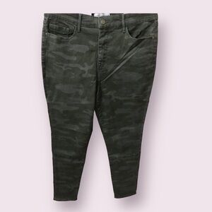 NEW Social Standard by Sanctuary Women Cotton High Rise Camo Skinny Jean Size 10
